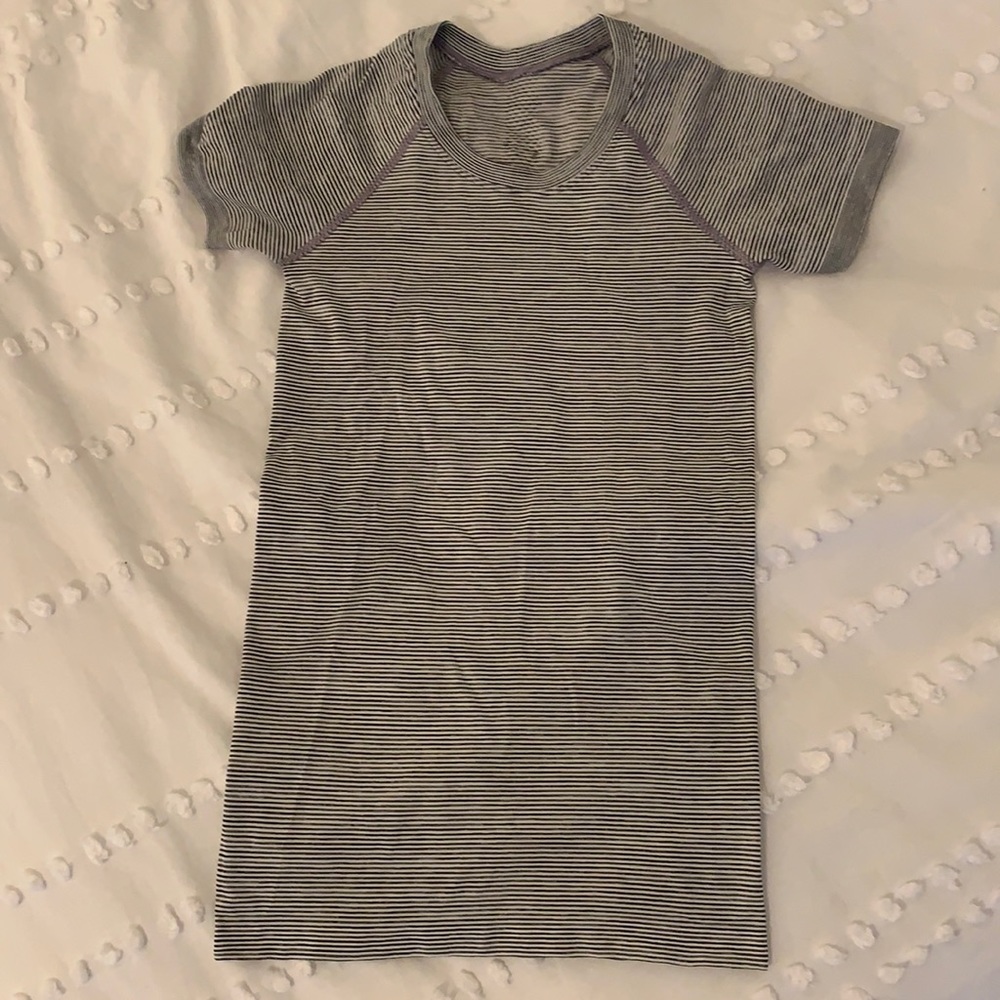 Lululemon Swiftly Tech SS 2.0 Size 2